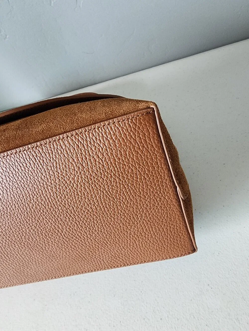 Coccinelle Satchel/Crossbody "LIKE NEW" - Picture 10 of 16